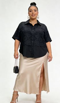Immagine di CURVY GIRL BLOUSE WITH LACE